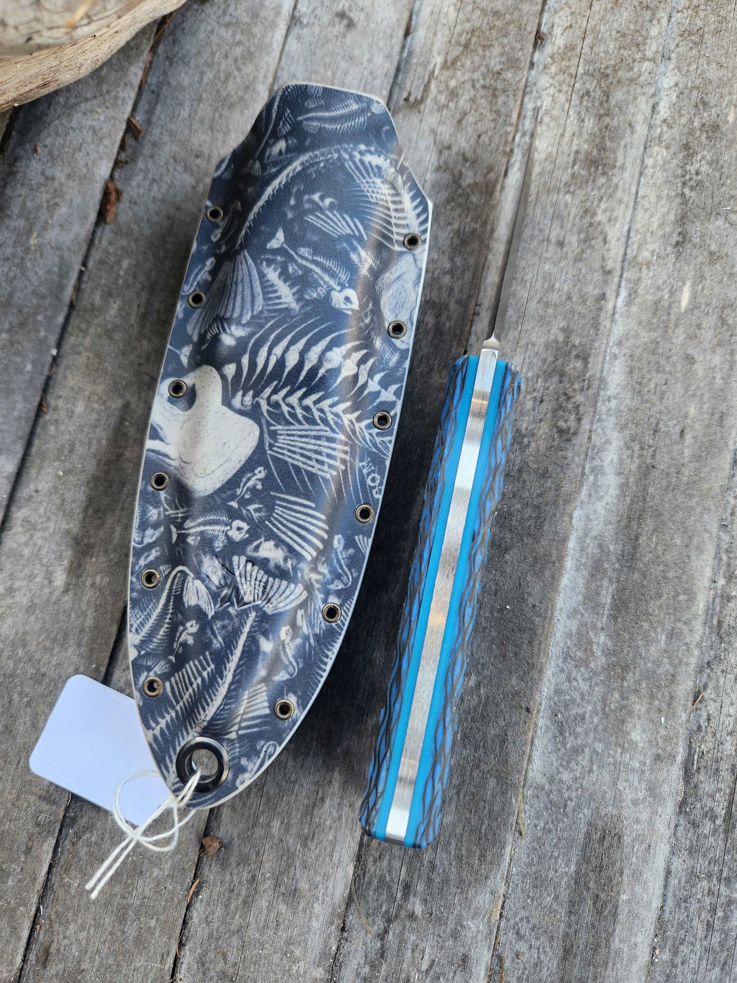 Angler Knives Dorado - Blue Carbon fiber/ blue glow liners