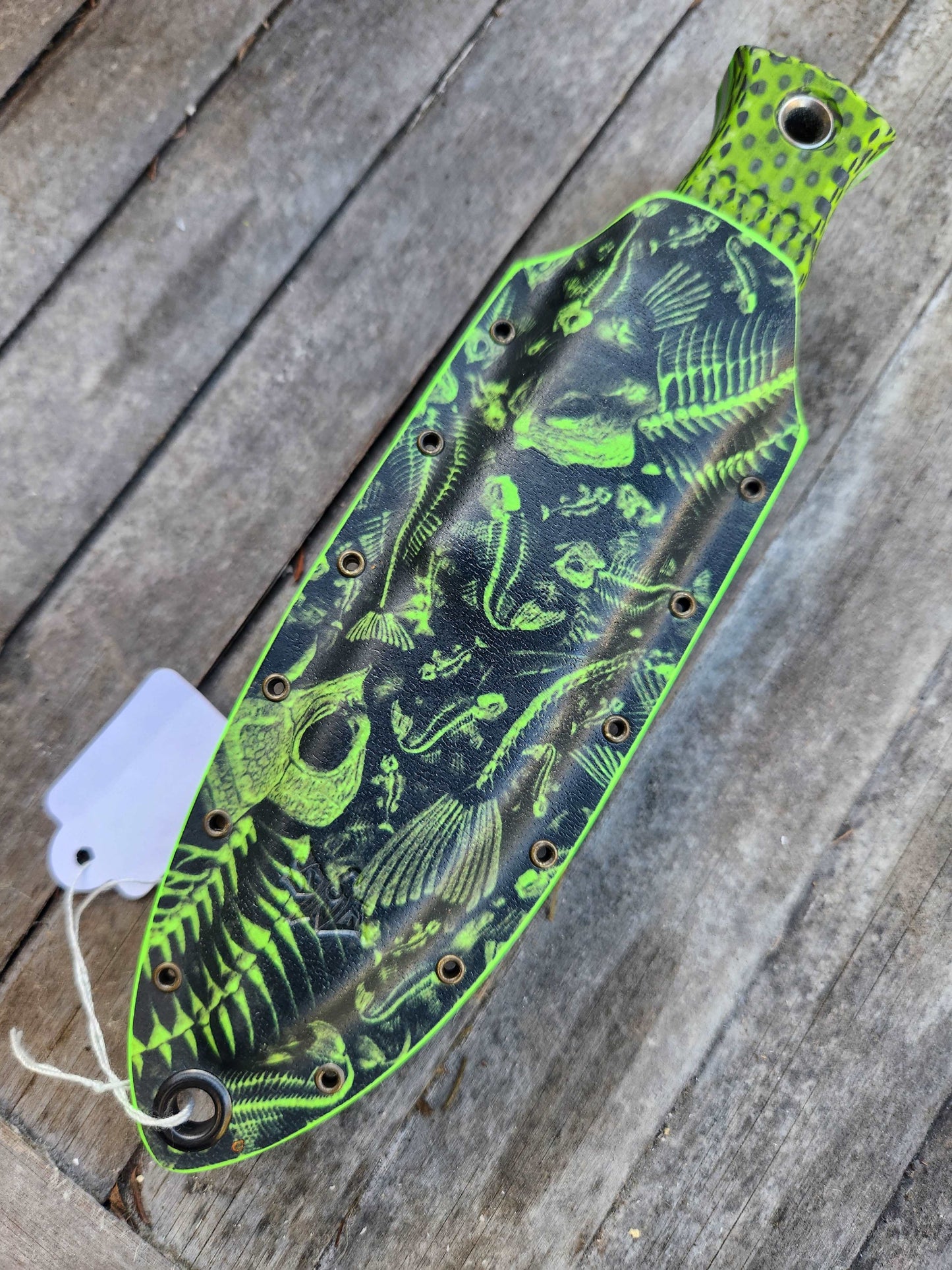Angler Knives Dorado - Neon Green Carbon fiber/ Neon green glow liners