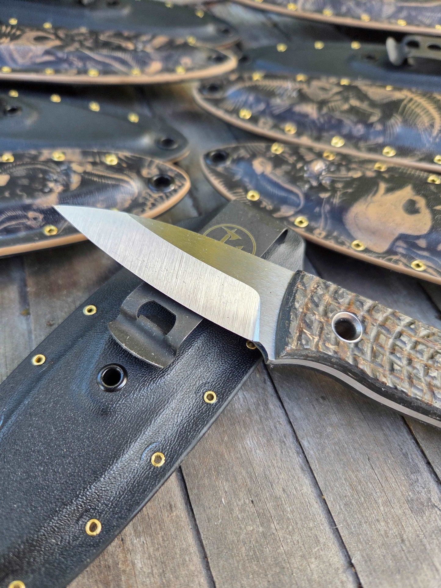 Angler Knives Dorado  - Textured Carbon Fiber Burlap scales