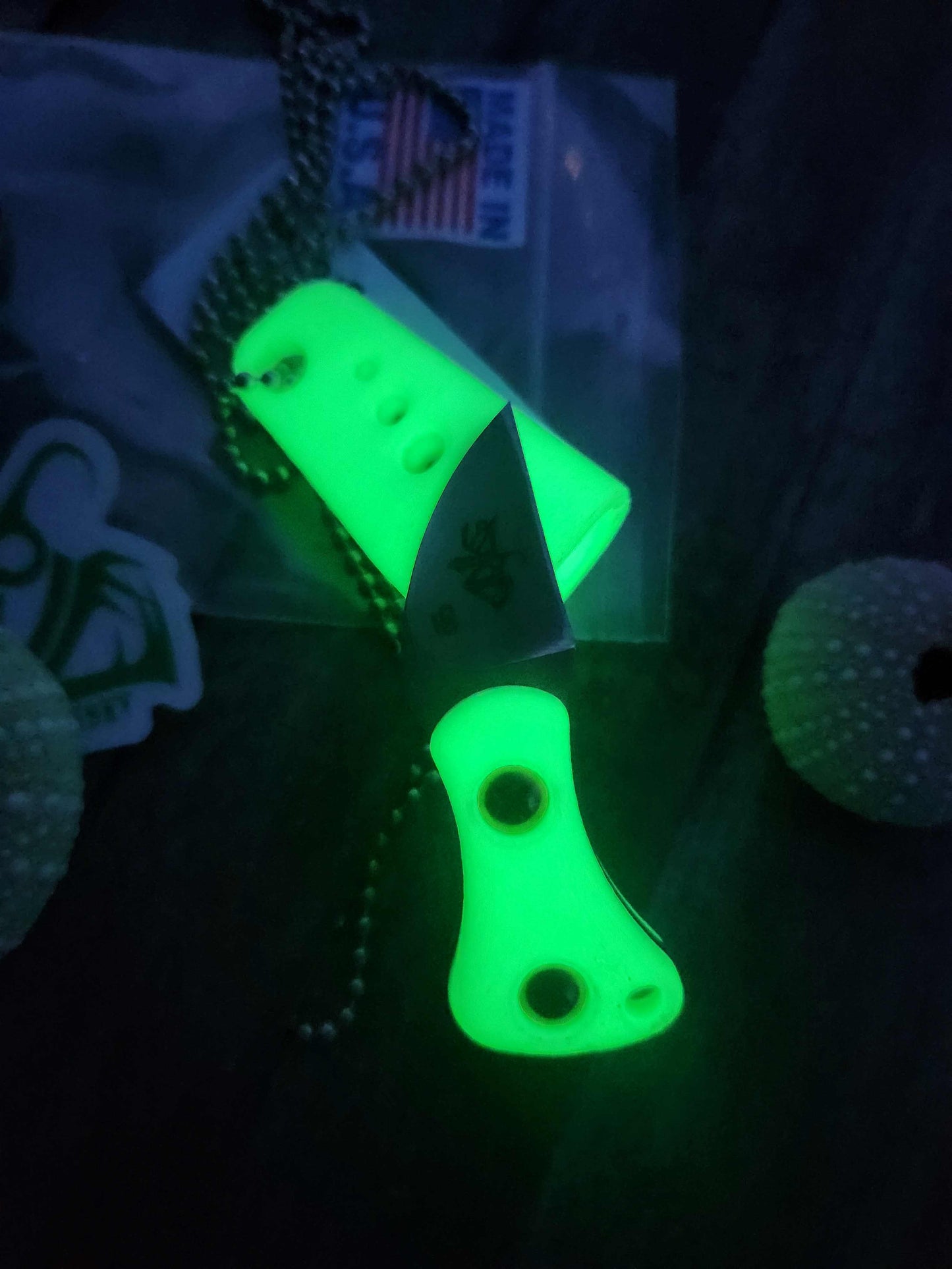 Turner CNC Anchovy - Green glow handle Green Glow Sheath