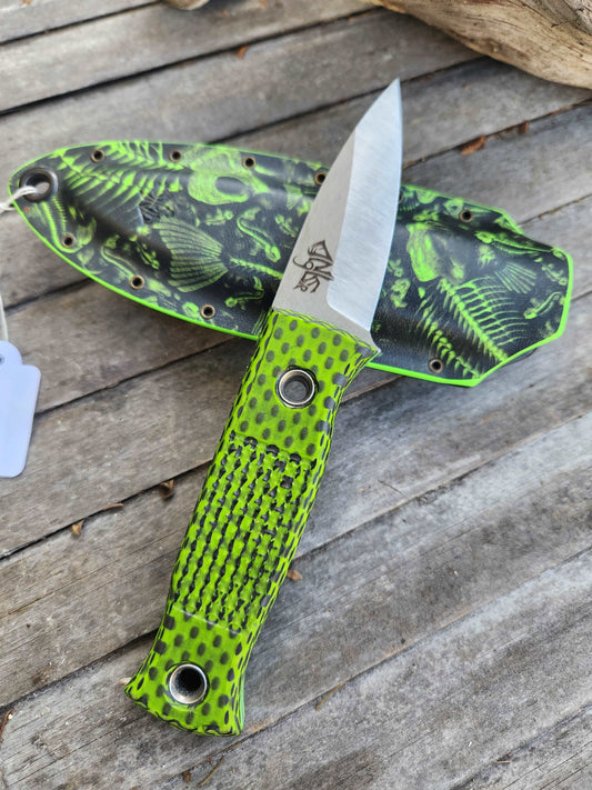 Angler Knives Dorado - Neon Green Carbon fiber/ Neon green glow liners